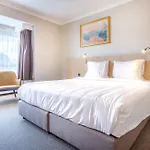 Carlton Hotel