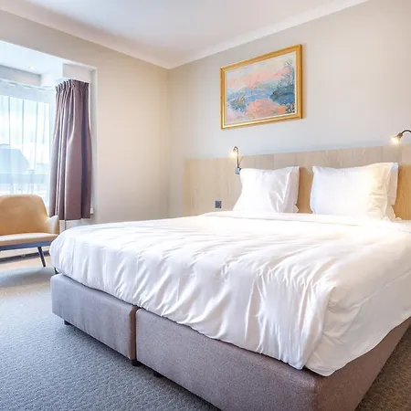 Carlton Hotel