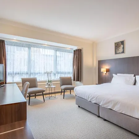 Carlton Hotel 3*