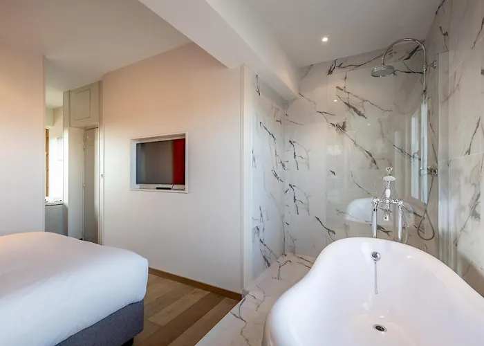 卡尔顿酒店 酒店