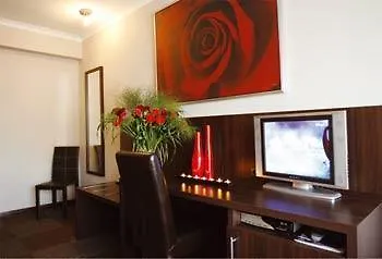 Carlton Hotel 3*