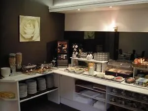 Carlton Hotel