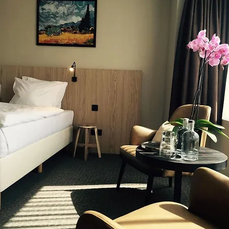 Carlton Hotel