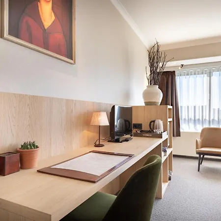 Carlton Hotel 3*